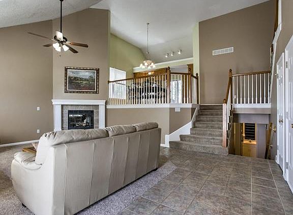 4th image of 1216 SE Rosehill Dr