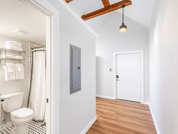 4th image of 34 Granada St #4