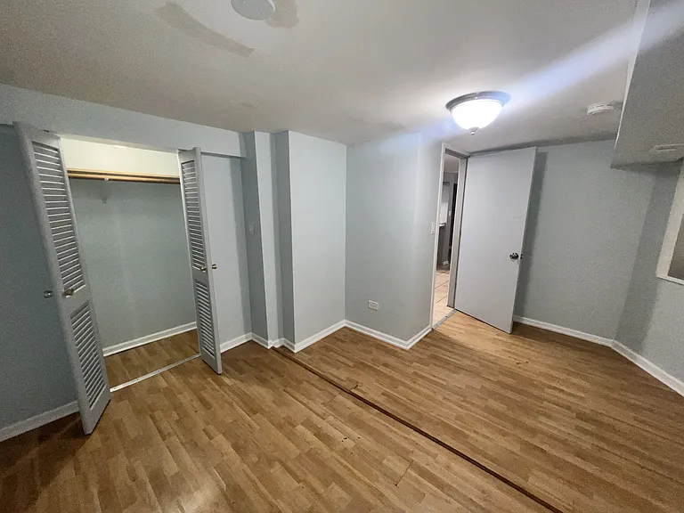 2701 E 75th Pl #BASEMENT — Photo 2
