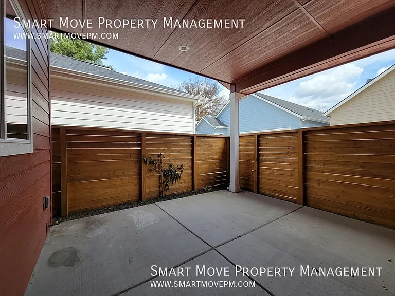 2463 N Ashgrove Ln — Photo 32