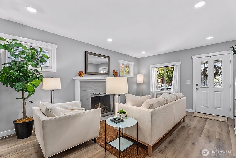2nd image of 1020 S 43rd Street