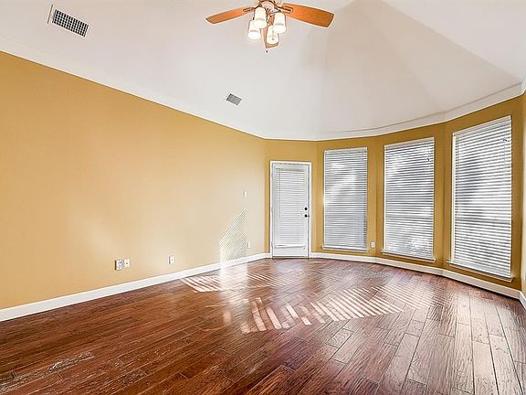 4th image of 8901 Aplamado Dr