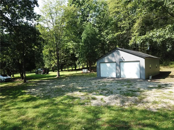 185 George Hill Dr, Shelocta, PA 15774