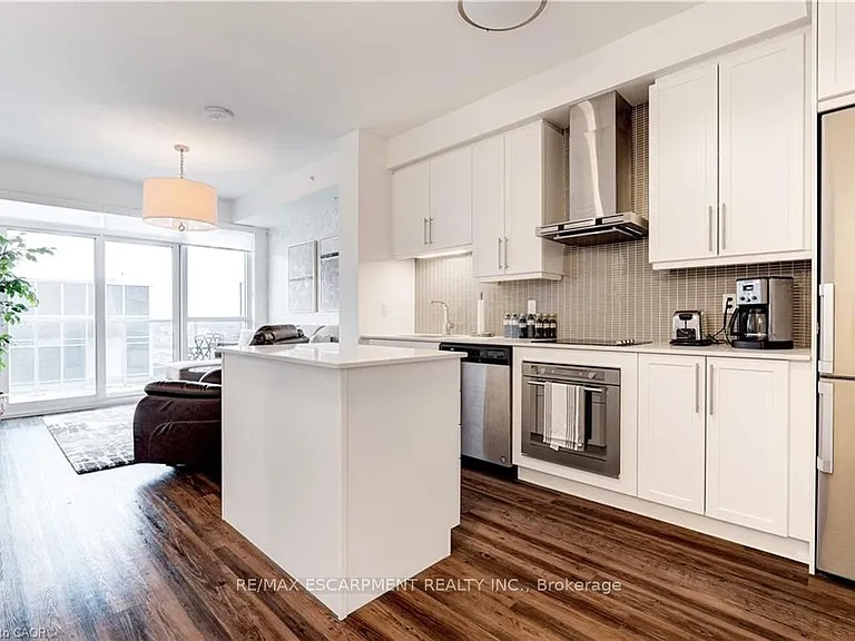 2087 Fairview St #2101 — Photo 4