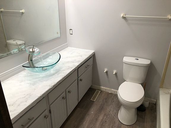 3rd image of 12217 Erskine Cir
