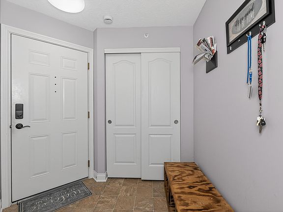 3rd image of 588 Ivy Ridge Dr