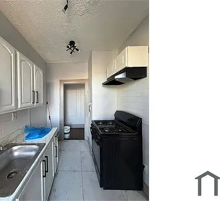 3 bed, $2,000 — Photo 1