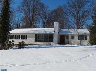 389 Red Fox Rd, Wayne, PA 19087