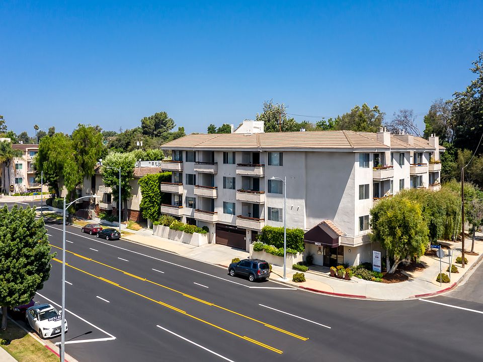 Apartments in Toluca Lake Exterior Hightened View of Apartment Community from Across the Street.
