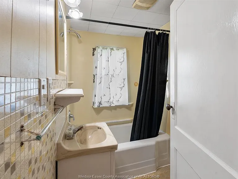 9700 Walker Rd — Photo 22