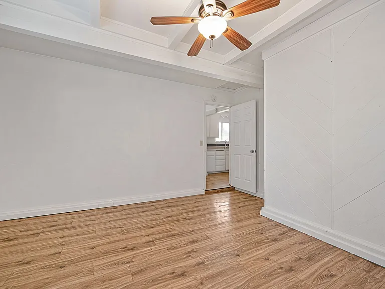 3210 Manzanita Ln — Photo 16