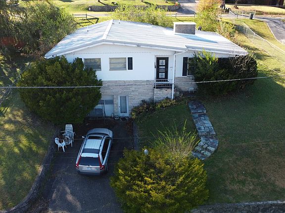 2nd image of 6011 Meadow Lark Ln