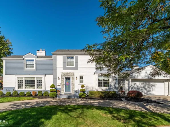1135 Fairholme Rd, Grosse Pointe Woods, MI 48236