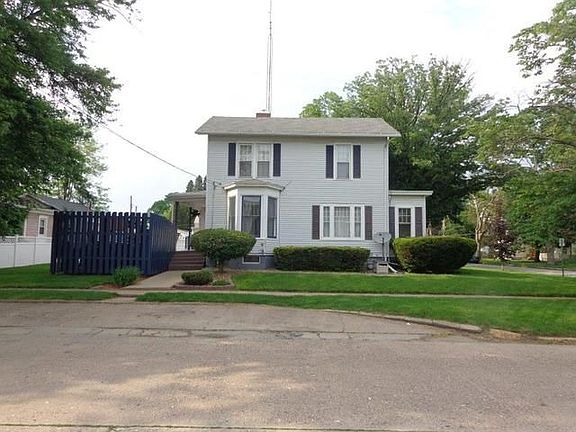3rd image of 302 N 1st St