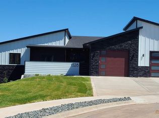 1528 Bristol Ct, Rapid City, SD 57702