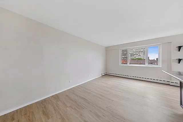 708 W Bittersweet Pl #701 — Photo 10