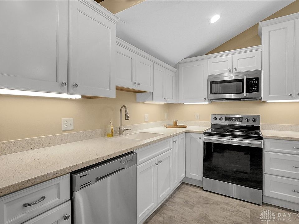 1st image of 1055 E Choctaw Dr