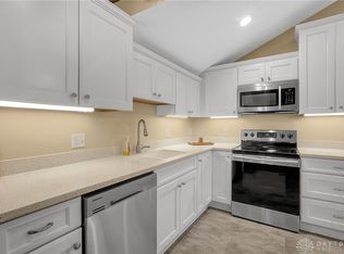 1055 E Choctaw Dr, London, OH 43140