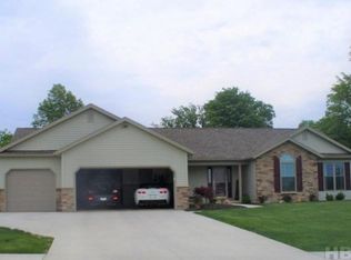 2654 Autumn Ridge Dr, Lima, OH 45801