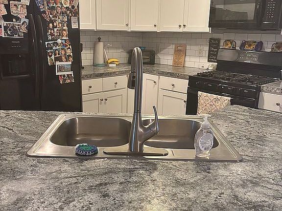 3rd image of 4331 Berkley Pl