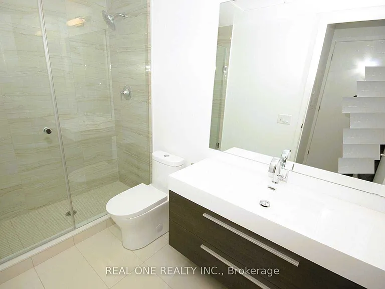39 Roehampton Ave #1709 — Photo 17