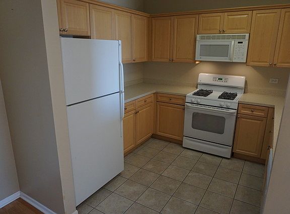 3rd image of 1700 Riverwoods Dr APT 702