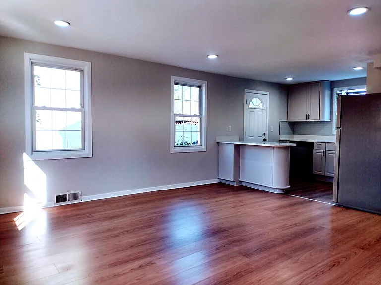 4204 Colonial Rd — Photo 8