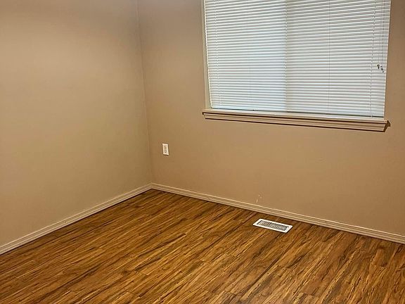 3rd image of 349 Morningside Dr #2