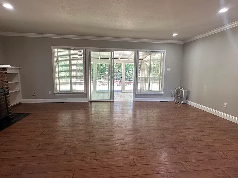 101 Shady Ln — Photo 7