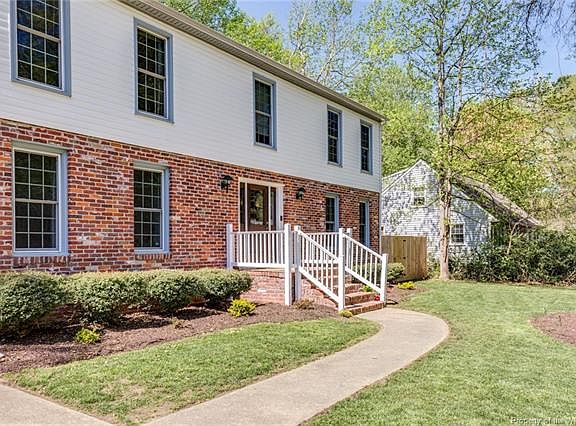 5th image of 104 Lexington Dr