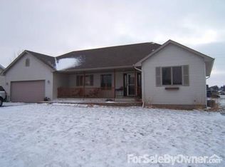 413 7th St N, Goodhue, MN 55027