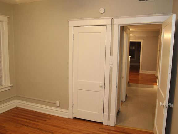 3rd image of 6518 Clayton Ave #A