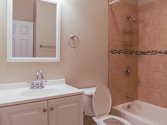 5th image of 1578 N Clybourn Ave #524