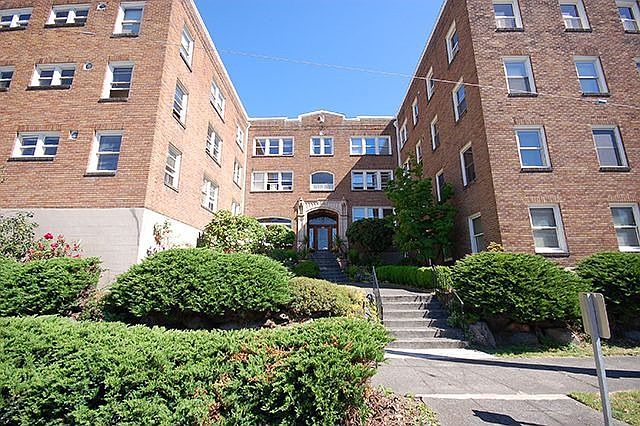 1st image of 220 W Olympic Pl APT 211