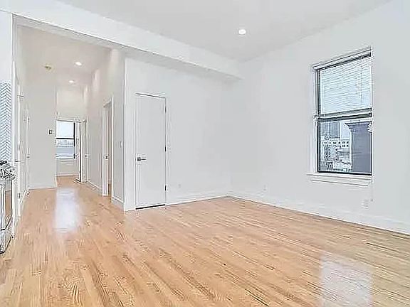 2nd image of 200 E 116th St APT 3N