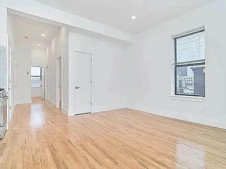 200 E 116th St #3N — Photo 2