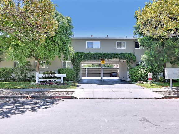 2nd image of 1646 Davis St