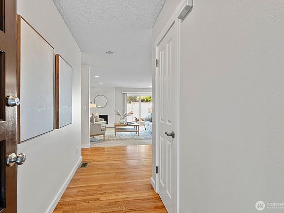3rd image of 2507 175th Avenue NE