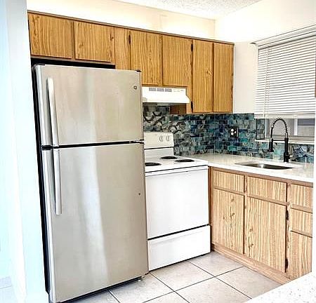 2nd image of 3822 N University Dr #3822