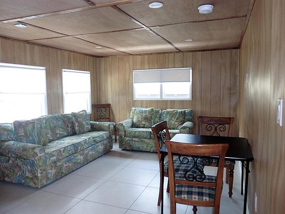 3rd image of 354 Oleander Dr
