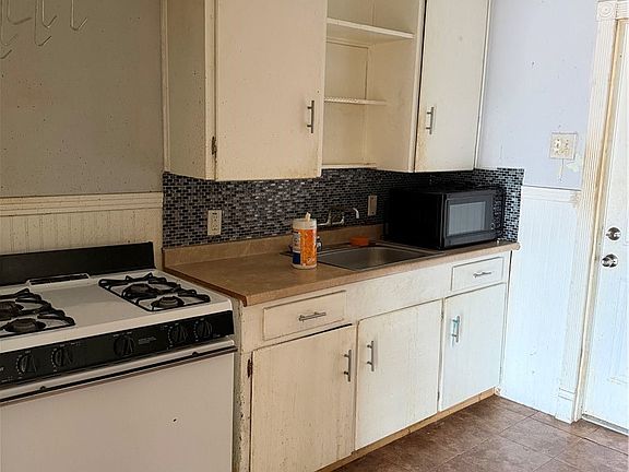 5th image of 4925 Monitor St