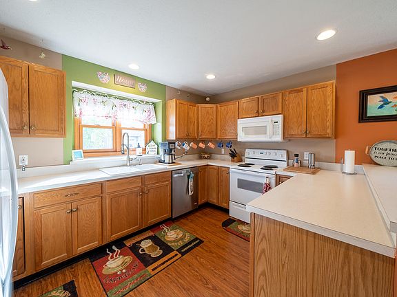 4th image of 2351 Valarie Dr