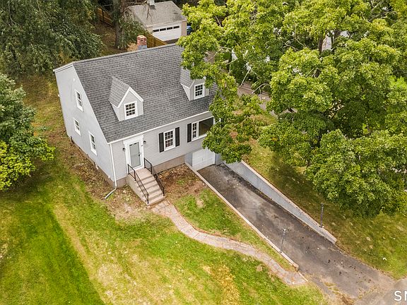 3rd image of 14 Ingleside Drive