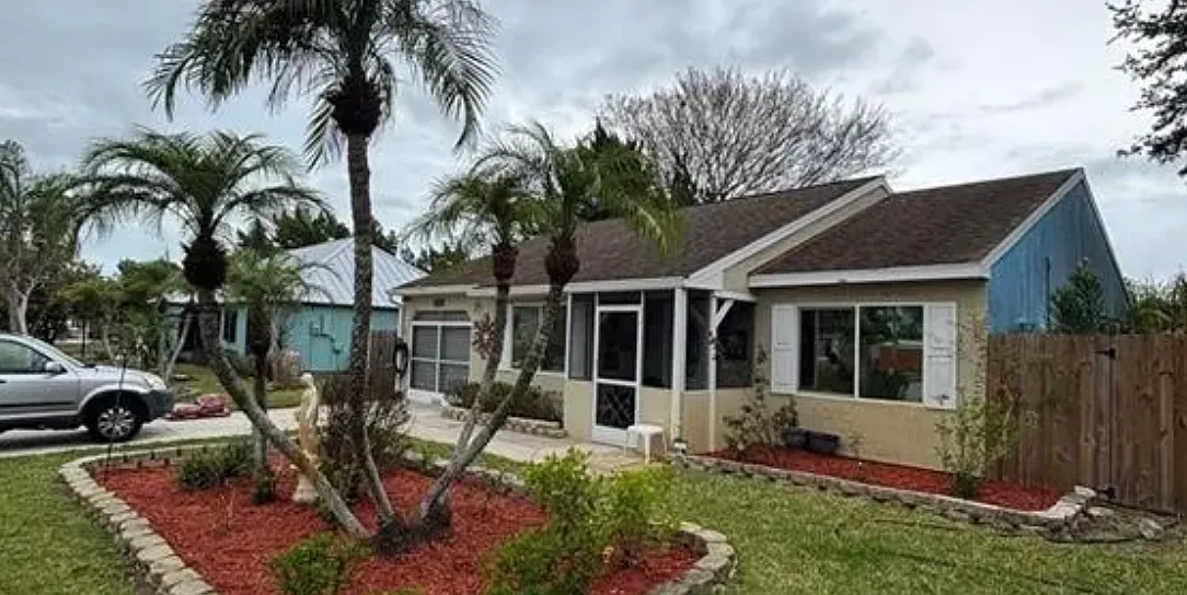 3 bed, 2.0 bath, 1456 sqft, $2,350 — Photo 1