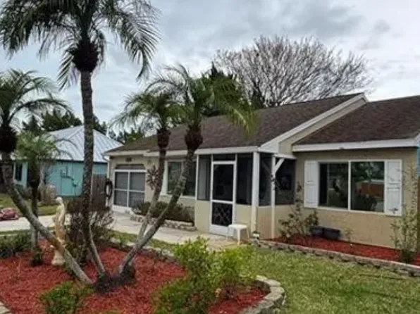 682 NW Cardinal Dr, Port Saint Lucie, FL 34983