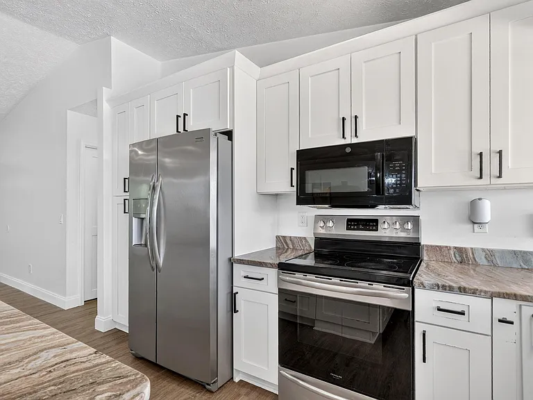 756 SW Ancona Rd — Photo 16