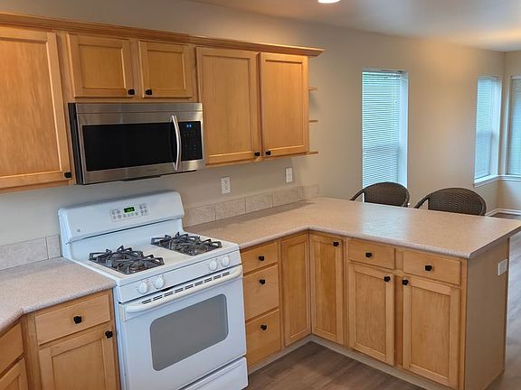 2nd image of 918 Orchid Pl Unit 101