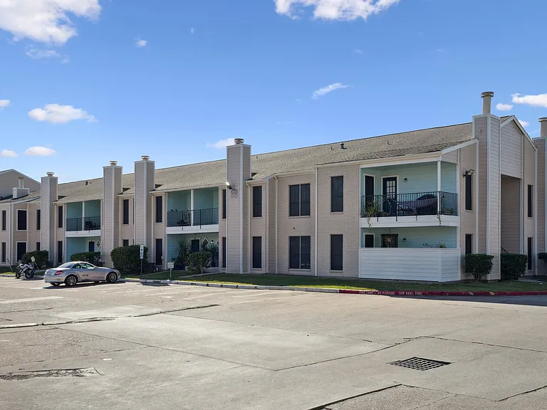 Caldera Apartment Homes — Photo 33