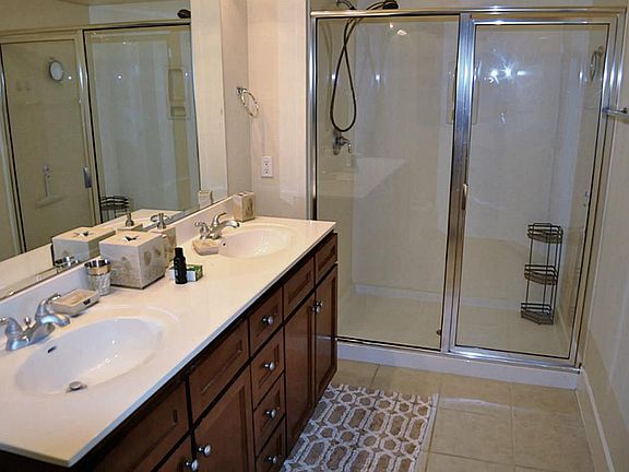4th image of 4121 Pointe West Dr Unit 103