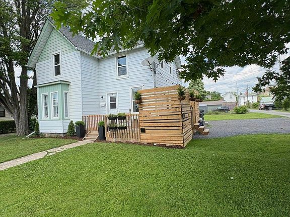 3rd image of 151 Adelaide St